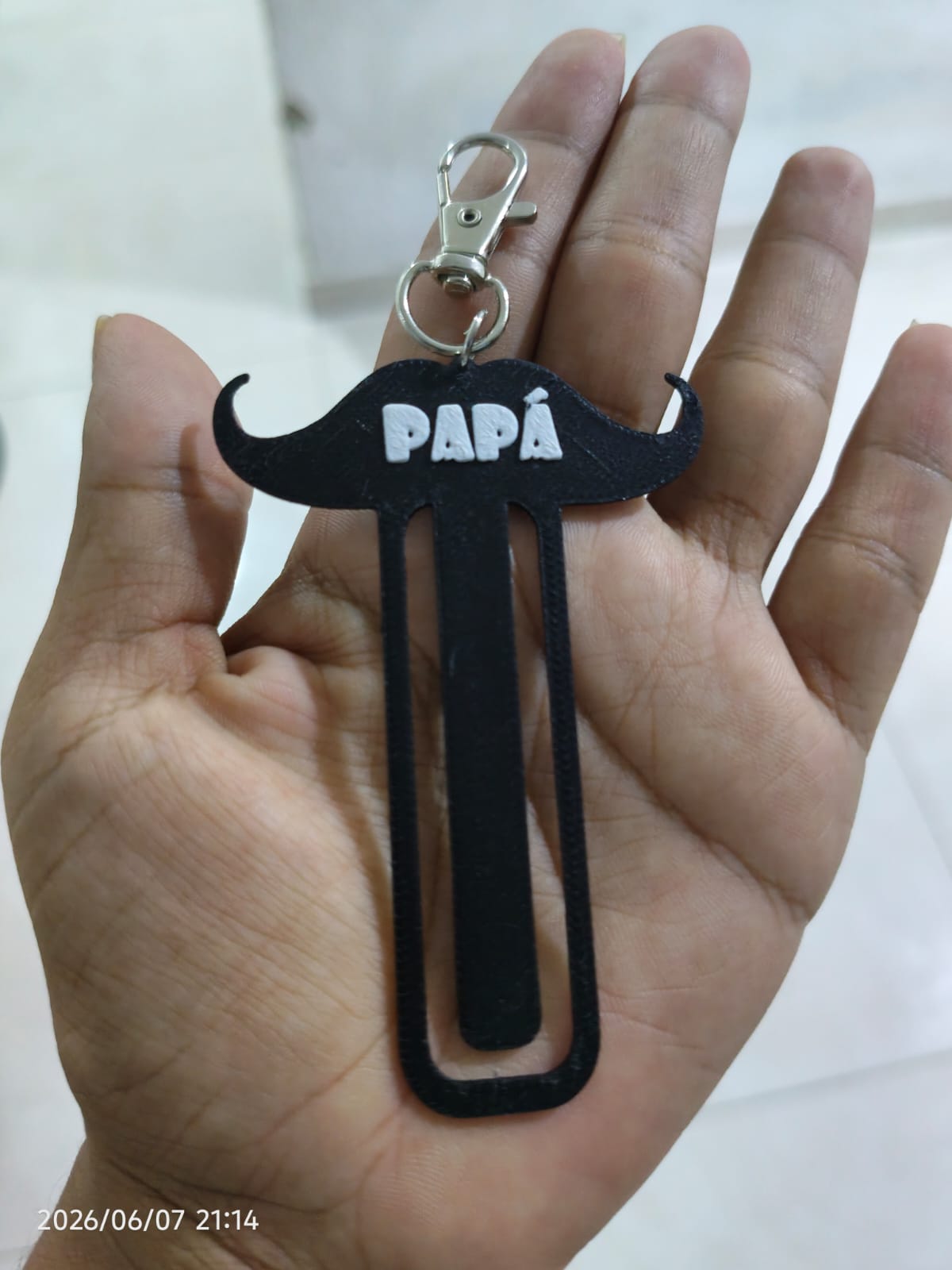 Separador con figura y texto